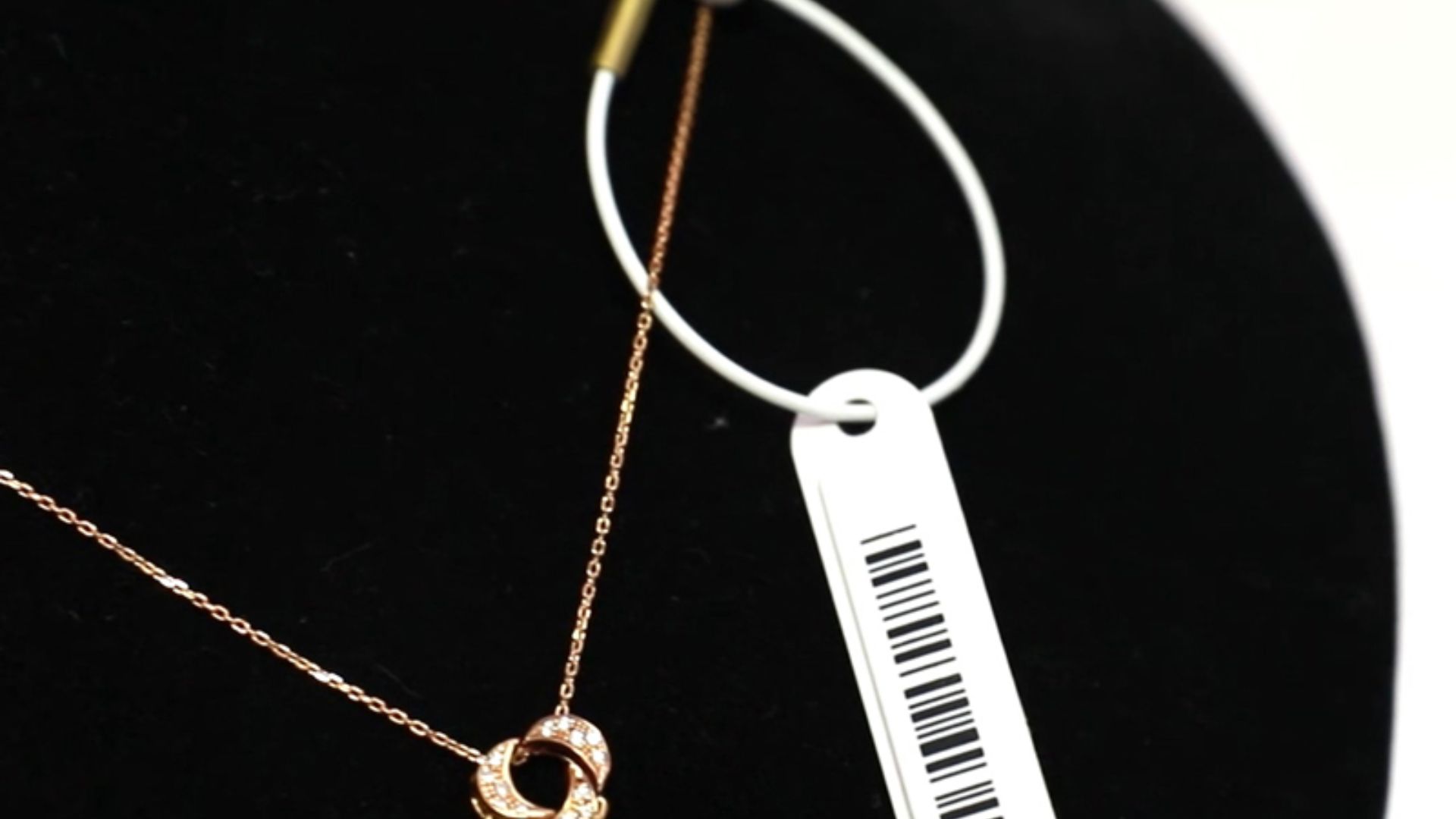The Latest Innovations in Jewellery Tag Design